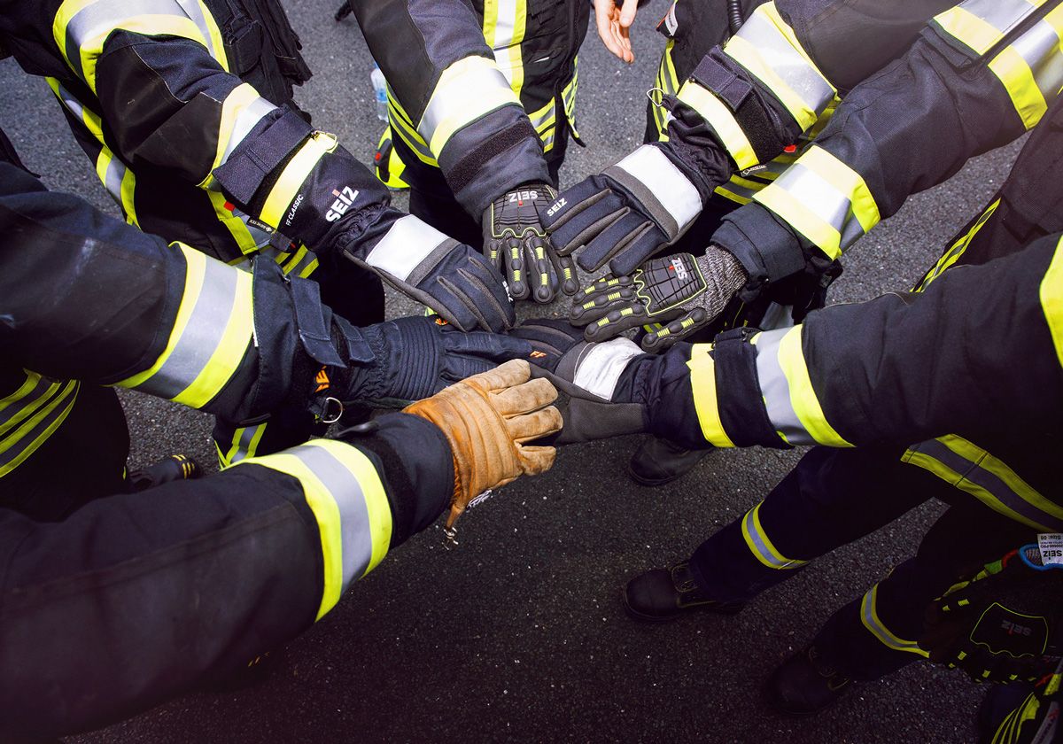 Feuerwehrleute Wenden leben Teamwork – jetzt Teil der Feuerwehr werden